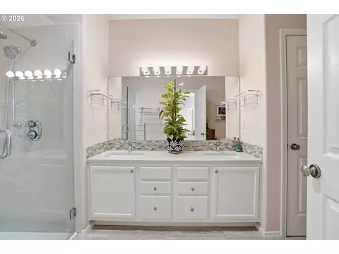 Bath - 3003 NW Julia St, Camas, WA 98607 photo 1 of 3