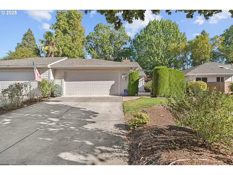 32215 SW East Lake Pt, Wilsonville, OR 97070