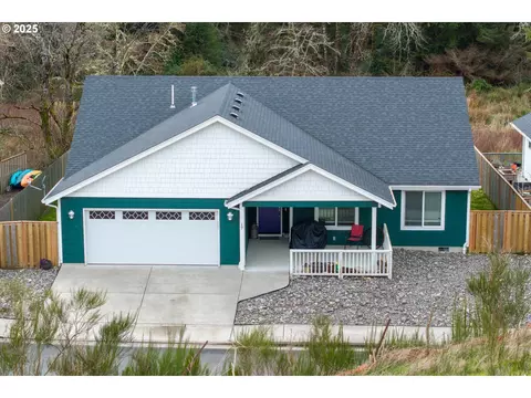 17 NW Kalmia Ave, Warrenton, OR 97146