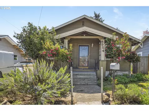 8954 NE Humboldt St, Portland, OR 97220