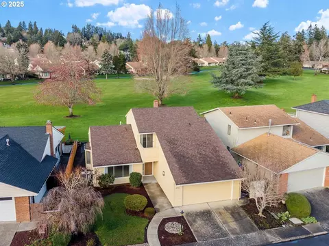 10275 SW Century Oak Dr, Tigard, OR 97224