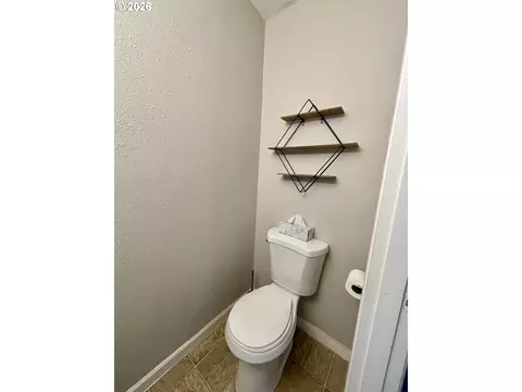 Bath - 2058 NE Hogan Dr, Gresham, OR 97030 photo 2 of 4