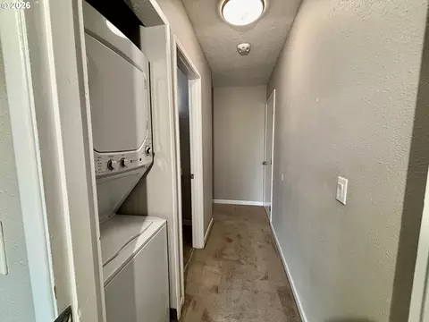 Entry Way - 2058 NE Hogan Dr, Gresham, OR 97030 photo 3 of 3