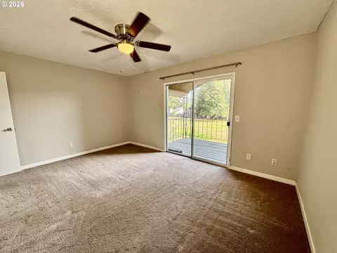 Bedroom - 2058 NE Hogan Dr, Gresham, OR 97030 photo 5 of 6