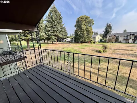 Exterior - 2058 NE Hogan Dr, Gresham, OR 97030 photo 2 of 4