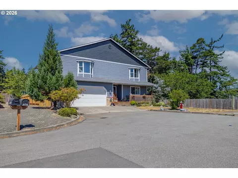 1602 Ash St, North Bend, OR 97459