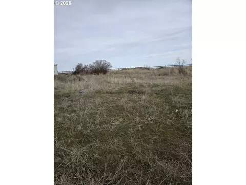 S Bryan St, Condon, OR 97823