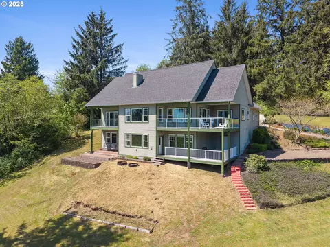 3985 Westwood Dr, Tillamook, OR 97141
