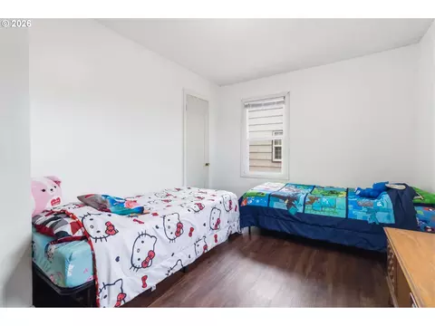 Bedroom - 463 26th Ave, Longview, WA 98632 photo 1 of 3