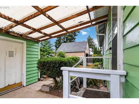 Exterior - 463 26th Ave, Longview, WA 98632 photo 10 of 11