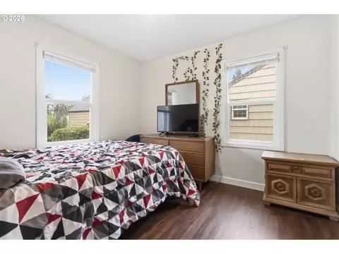 Bedroom - 463 26th Ave, Longview, WA 98632 photo 3 of 3