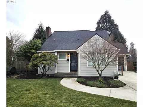 907 NW 44th St, Vancouver, WA 98660