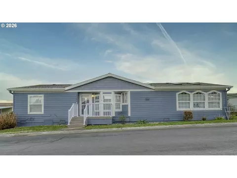 51469 SE Westlake Dr, Scappoose, OR 97056