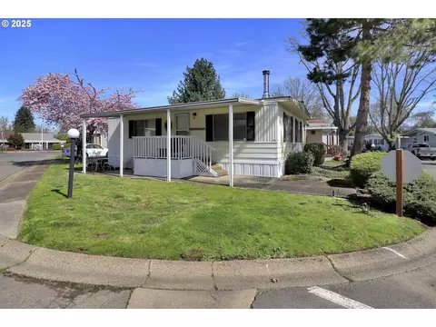 1475 Green Acres Rd #146, Eugene, OR 97408
