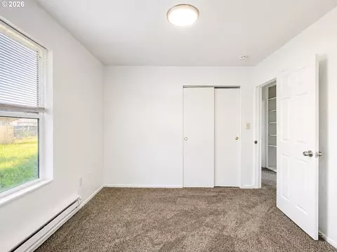 Bedroom - 263 28th Ave, Longview, WA 98632 photo 4 of 8
