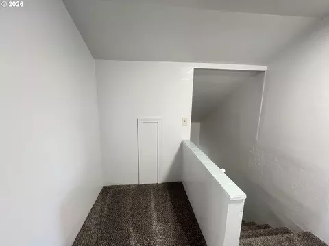Entry Way - 263 28th Ave, Longview, WA 98632 photo 1 of 1