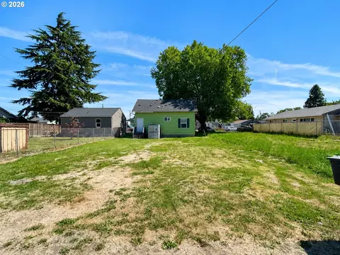 Exterior - 263 28th Ave, Longview, WA 98632 photo 3 of 4