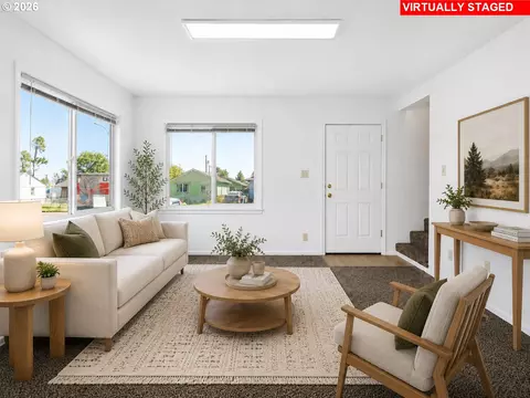 Living - 263 28th Ave, Longview, WA 98632 photo 1 of 3