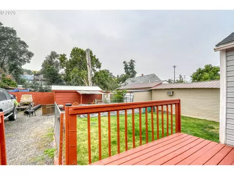 Exterior - 1806 SE Byers Pl, Pendleton, OR 97801 photo 9 of 13