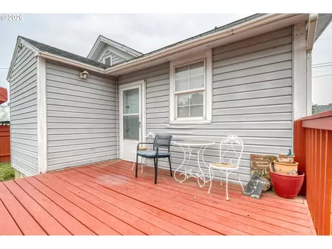 Exterior - 1806 SE Byers Pl, Pendleton, OR 97801 photo 8 of 13