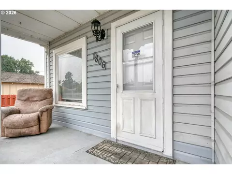Exterior - 1806 SE Byers Pl, Pendleton, OR 97801 photo 6 of 13