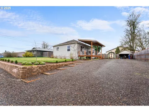 116 Glacier St, Oregon City, OR 97045