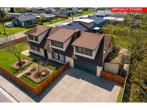 View/Area - 212 Park St, Riddle, OR 97469 photo 1 of 1
