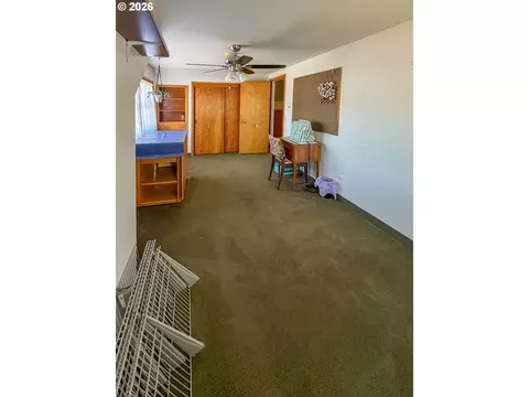 Bedroom - 212 Park St, Riddle, OR 97469 photo 6 of 6