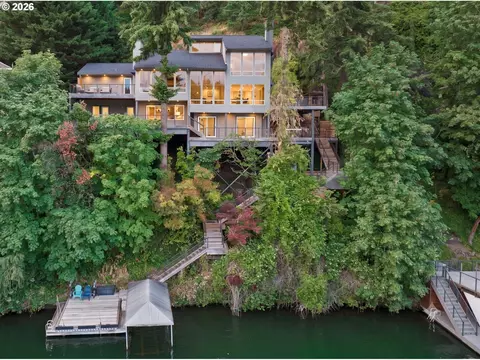 2236 Summit Ct, Lake Oswego, OR 97034