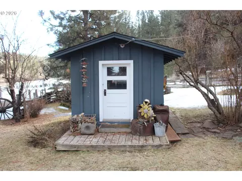 Exterior - 3355 Kircher Rd, Chiloquin, OR 97624 photo 3 of 4