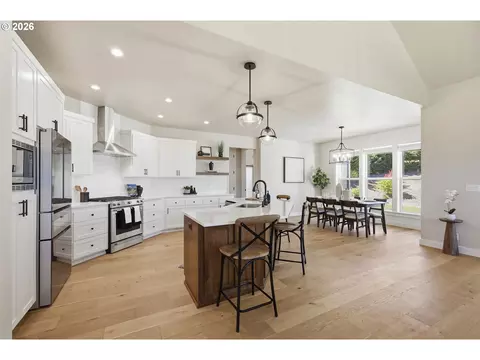 Kitchen - 2153 Majestic Pl, Eugene, OR 97403 photo 1 of 8
