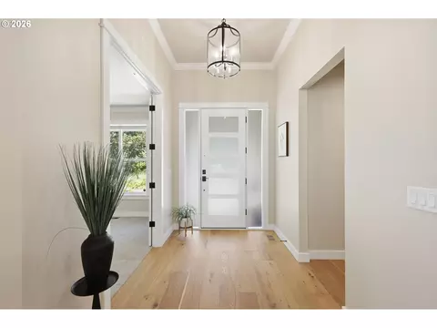 Entry Way - 2153 Majestic Pl, Eugene, OR 97403 photo 2 of 2