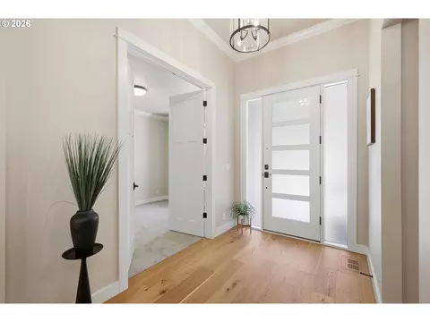 Entry Way - 2153 Majestic Pl, Eugene, OR 97403 photo 1 of 2