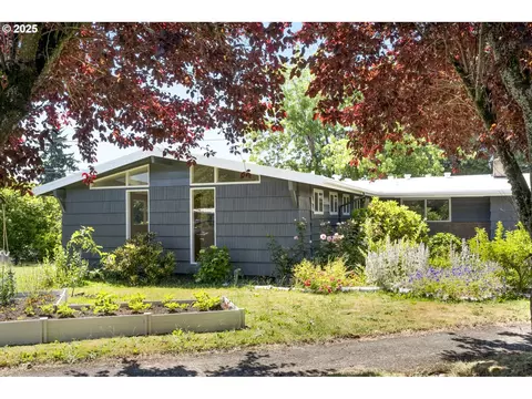 11328 SE Pine Ct, Portland, OR 97216