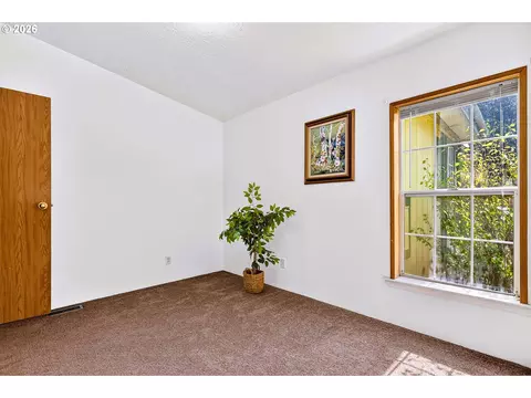 Bedroom - 1515 Morgensen Rd, Mosier, OR 97040 photo 4 of 7
