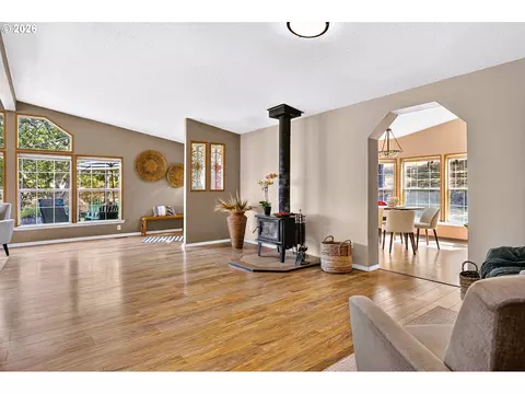 Living - 1515 Morgensen Rd, Mosier, OR 97040 photo 1 of 6
