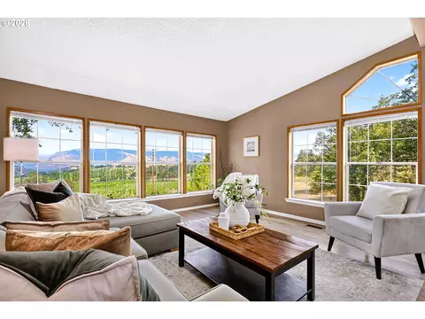 Living - 1515 Morgensen Rd, Mosier, OR 97040 photo 3 of 6