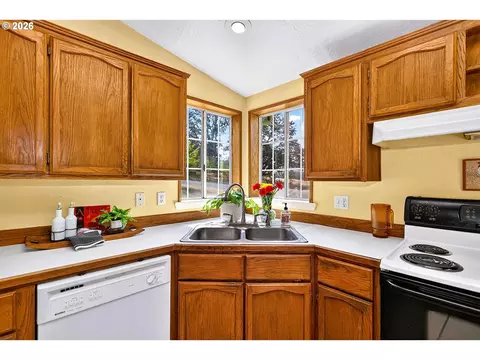 Kitchen - 1515 Morgensen Rd, Mosier, OR 97040 photo 2 of 3