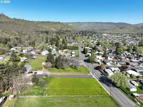 W 10th St, The Dalles, OR 97058 photo 6