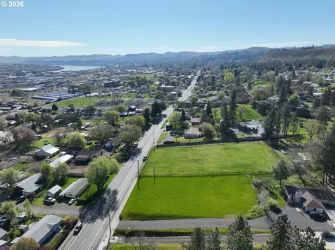 W 10th St, The Dalles, OR 97058 photo 13