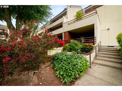 5150 S Landing Dr #312B2, Portland, OR 97239