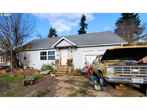 1140 E Chamberlain Ave, Cottage Grove, OR 97424