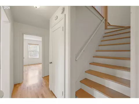 Entry Way - 2362 Charnelton St, Eugene, OR 97405 photo 3 of 5