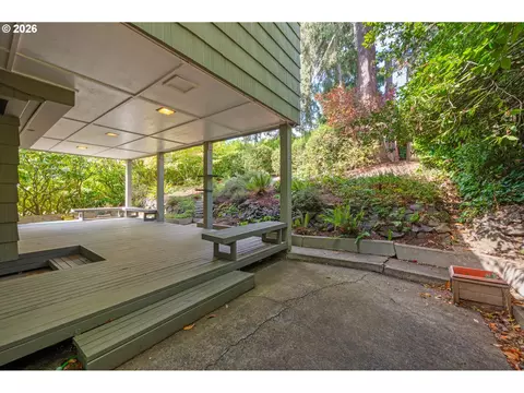 Exterior - 2362 Charnelton St, Eugene, OR 97405 photo 8 of 11