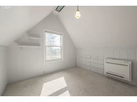 Bedroom - 2362 Charnelton St, Eugene, OR 97405 photo 4 of 5