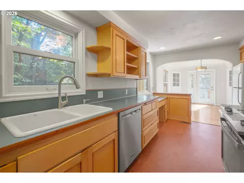 Kitchen - 2362 Charnelton St, Eugene, OR 97405 photo 3 of 3