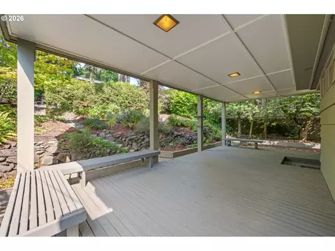 Exterior - 2362 Charnelton St, Eugene, OR 97405 photo 7 of 11