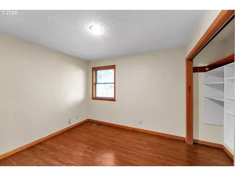 Bedroom - 600 E Mountainview Dr, Newberg, OR 97132 photo 3 of 7