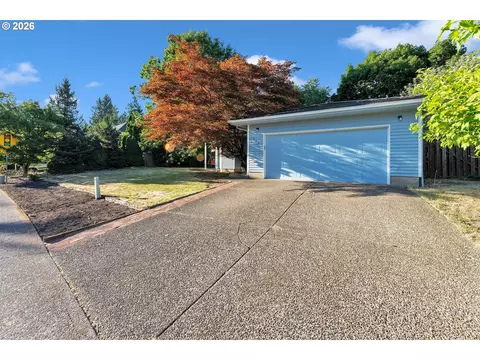 Exterior - 600 E Mountainview Dr, Newberg, OR 97132 photo 2 of 10