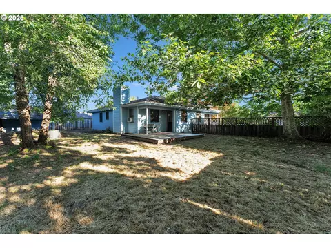 Exterior - 600 E Mountainview Dr, Newberg, OR 97132 photo 5 of 10